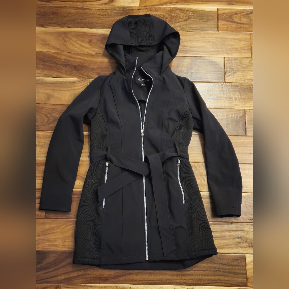 Nearly New Liz Claiborne Women's Jacket Size Small, Color Black, Hood  &Tie Belt